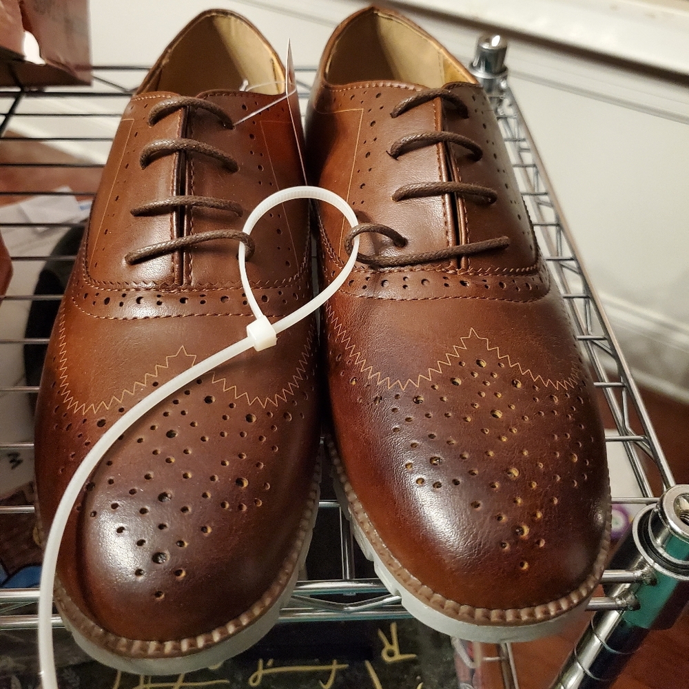New boys brown dress shoes size 4.5